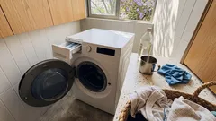 Cómo limpiar la lavadora con vinagre blanco y evitar malos olores (sin dañarla)