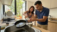 Cómo desengrasar trastes con vinagre y bicarbonato sin tallar de más